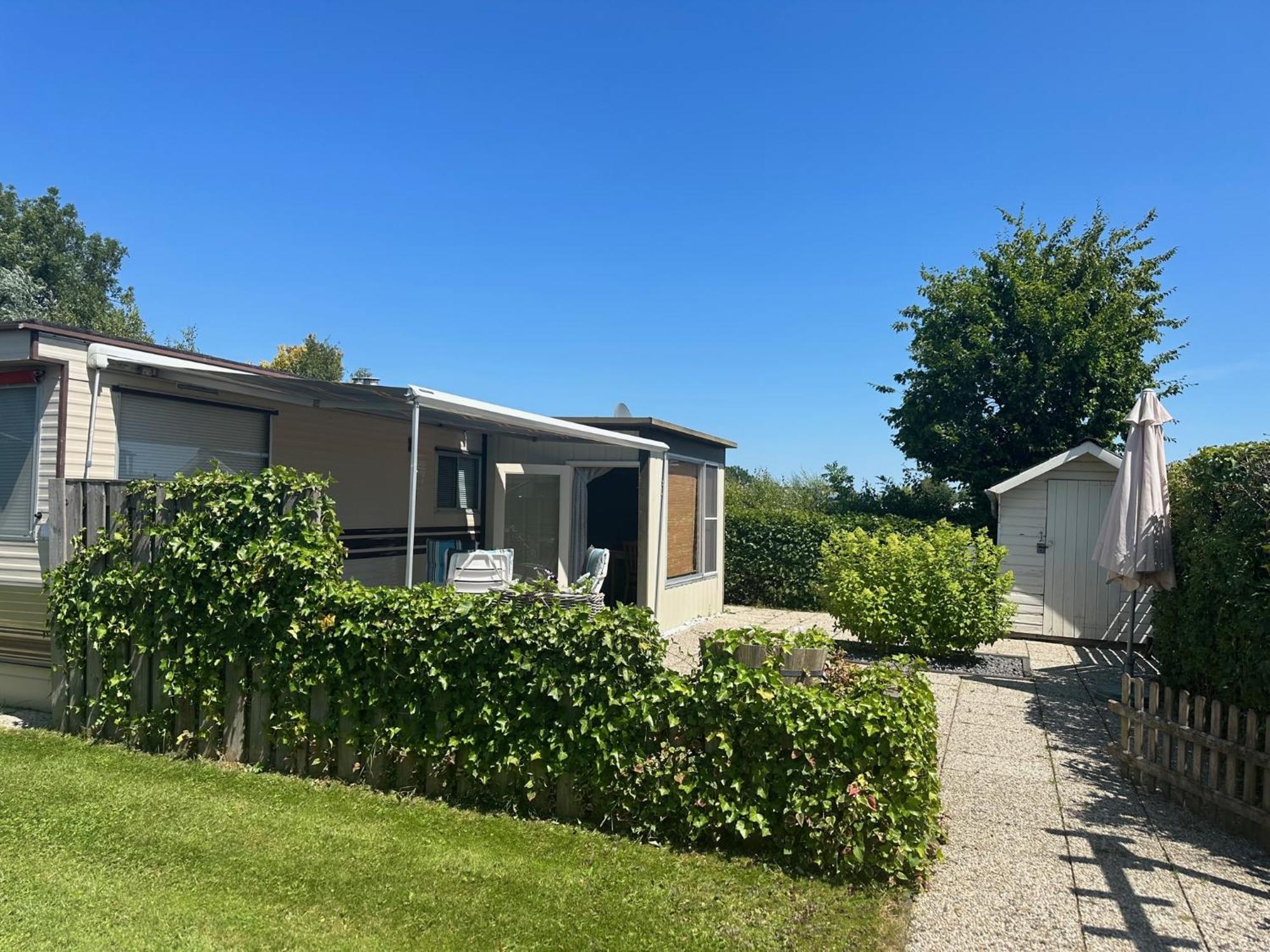 Gezellige Stacaravan Met Groot, Zonnig Terras! Belt-Schutsloot Extérieur photo